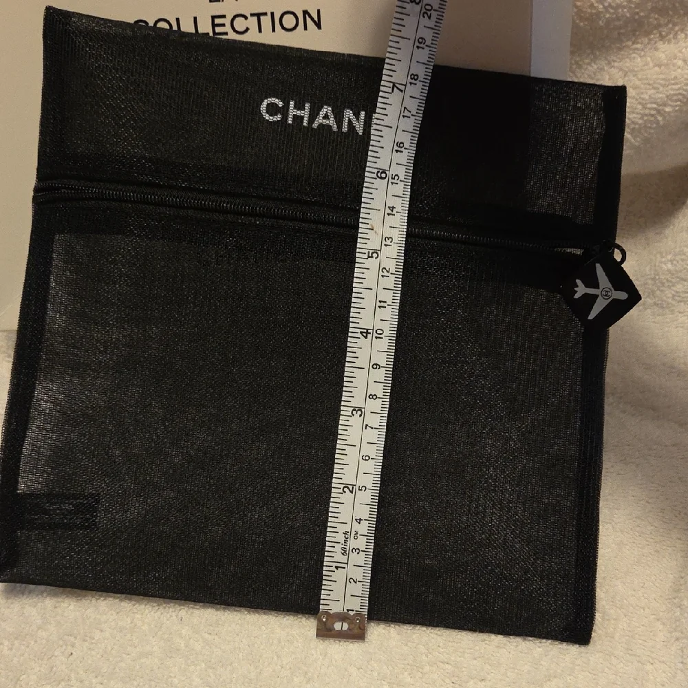 CHANEL elegant black